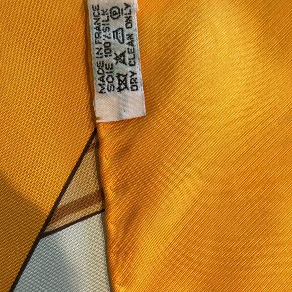 Hermes Silk "Marche Flottant Du Lac Inle II" Scarf Tangerine Color w Blue - Picture 7 of 16